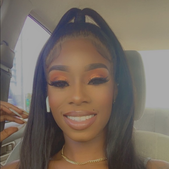 Meet your Posher, Akeema - Picture 1 of 1